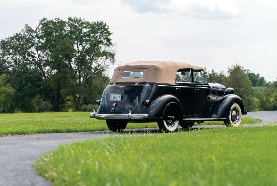  Chrysler Royal Convertible Sedan (C-16) 1937 года  (фото 2 из 8)